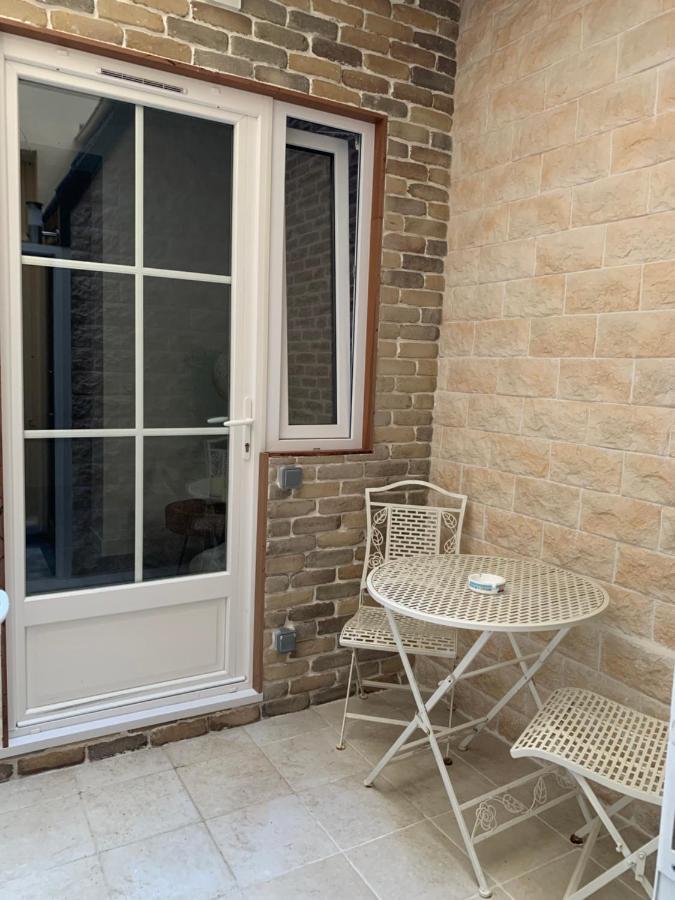 Eiffel Tower Studio With Patio Paris Exterior foto